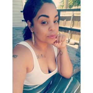 Meet your Posher, Raisha